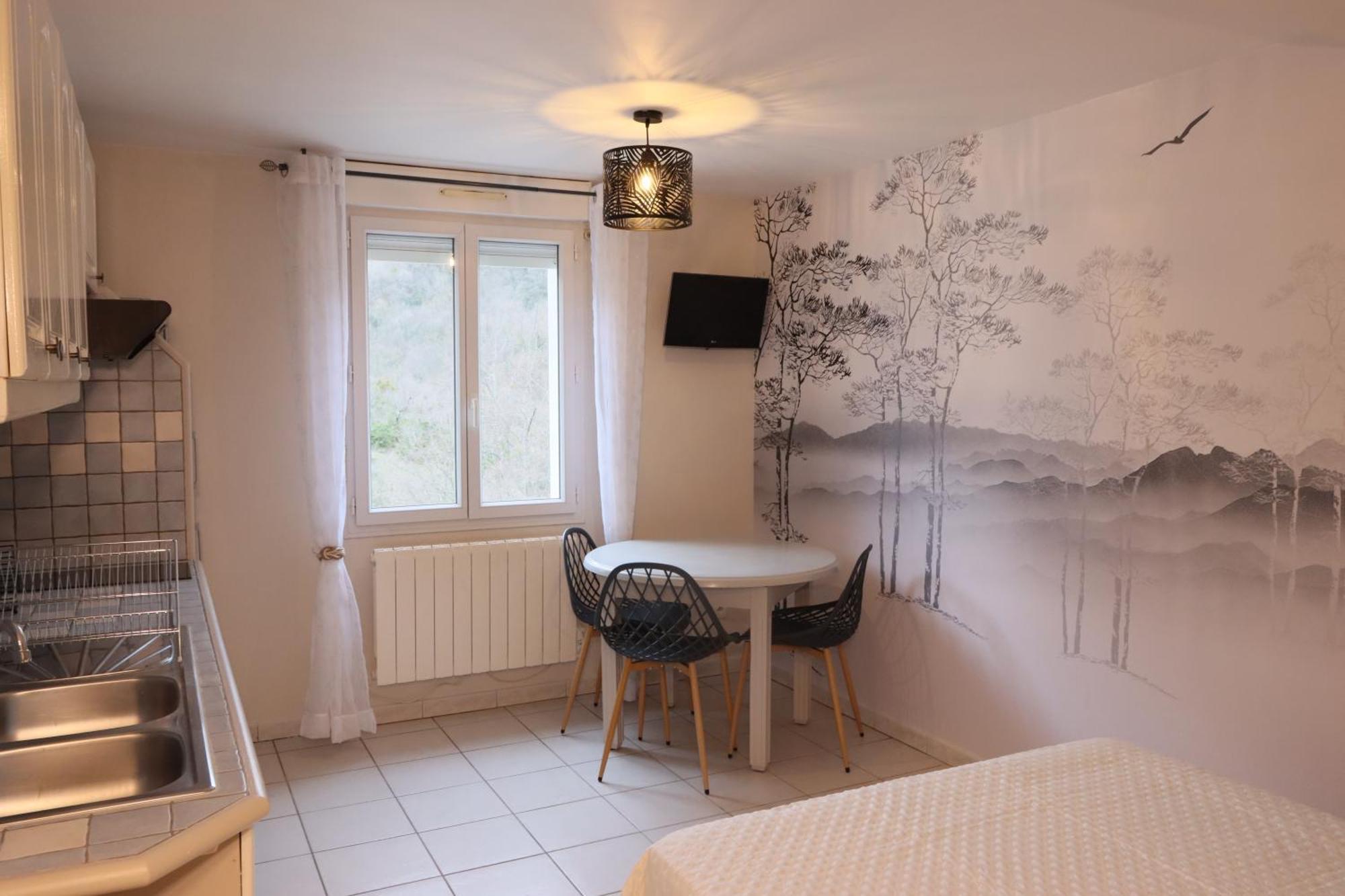 "Quen'Toy Apparts" Studio 2P Luz-Saint-Sauveur Bagian luar foto
